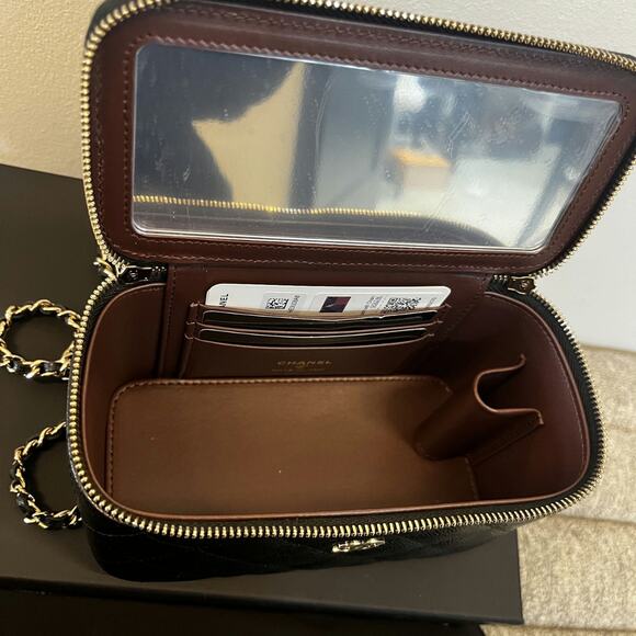 Chanel Clutch Color Black - Picture 2 of 7